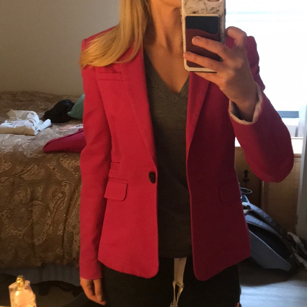 Pink fitted blazer